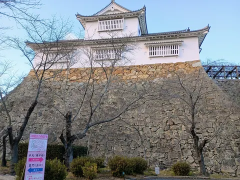 津山城